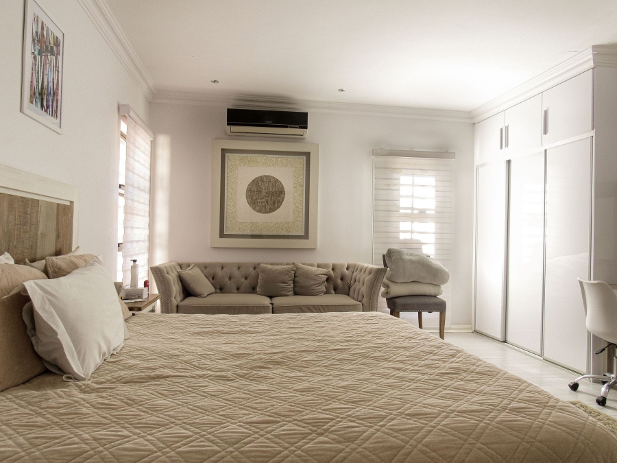 5 Bedroom Property for Sale in Safari Gardens North West